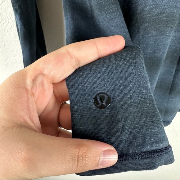 Lululemon Blue Black Capilene Stripe Inkwell Find Your Zen Long Sleeve Top 8 - Picture 5 of 6